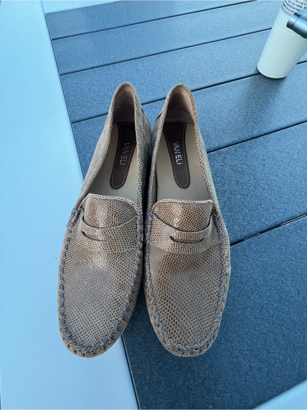 Van Eli Women's Tan Textured Penny Loafers